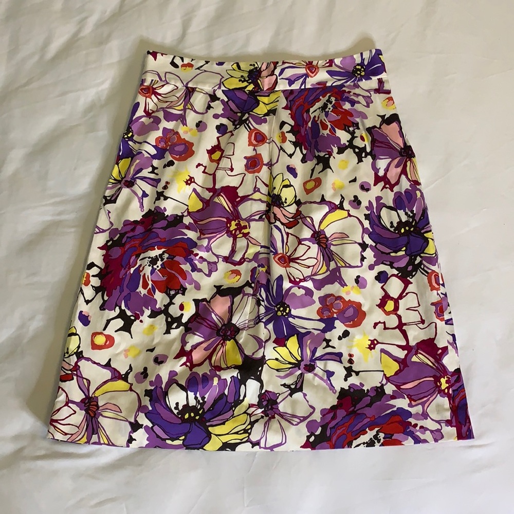 Elie Tahari White Skirt with Floral Print Size 8